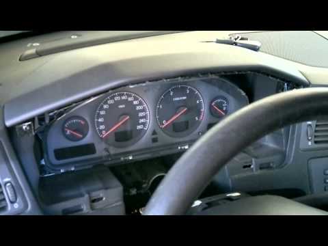 How to remove Volvo V70/XC70