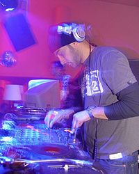Armand Van Helden in 2004